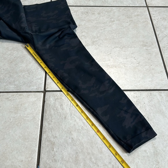 Spanx‎ Look At Me Now Cropped Leggings Camouflage - Picture 10 of 11